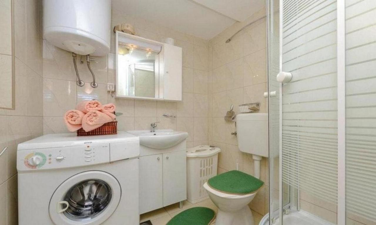 Apartments Raguz 察夫塔特 外观 照片