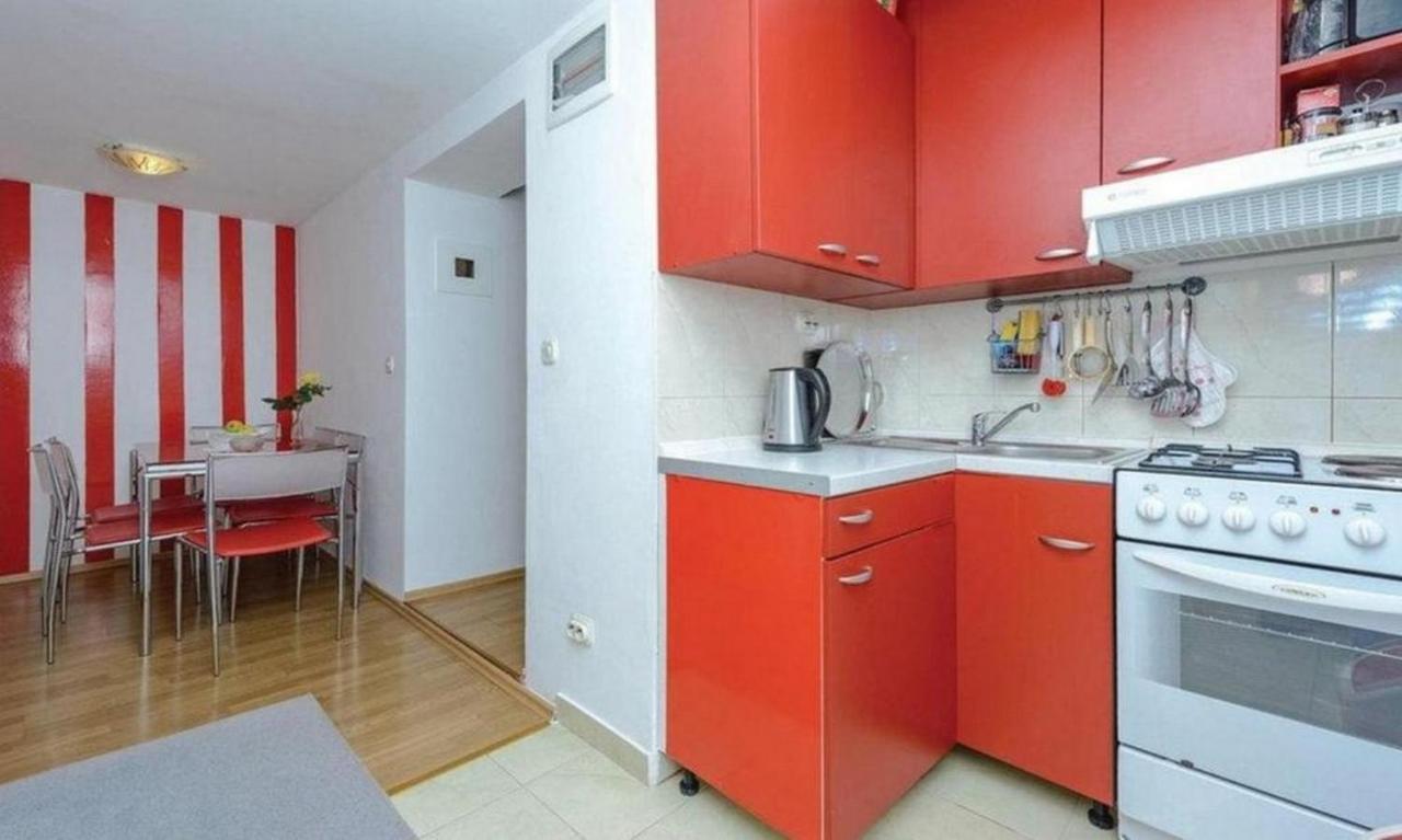 Apartments Raguz 察夫塔特 外观 照片