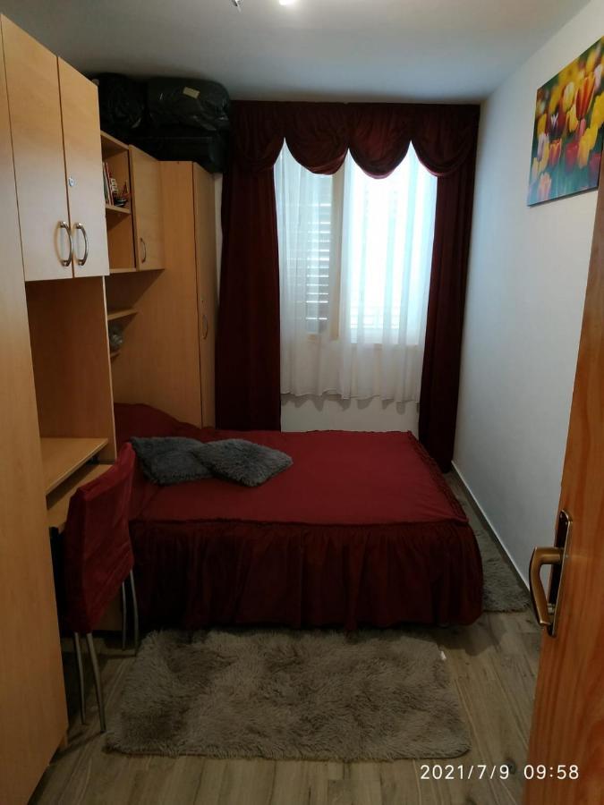 Apartments Raguz 察夫塔特 外观 照片